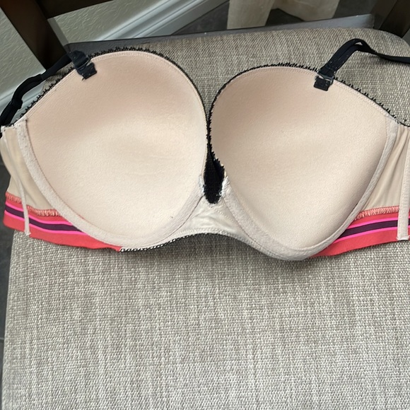 34DD VERY SEXY MULTI WAY Victoria’s Secret bra - Picture 3 of 8
